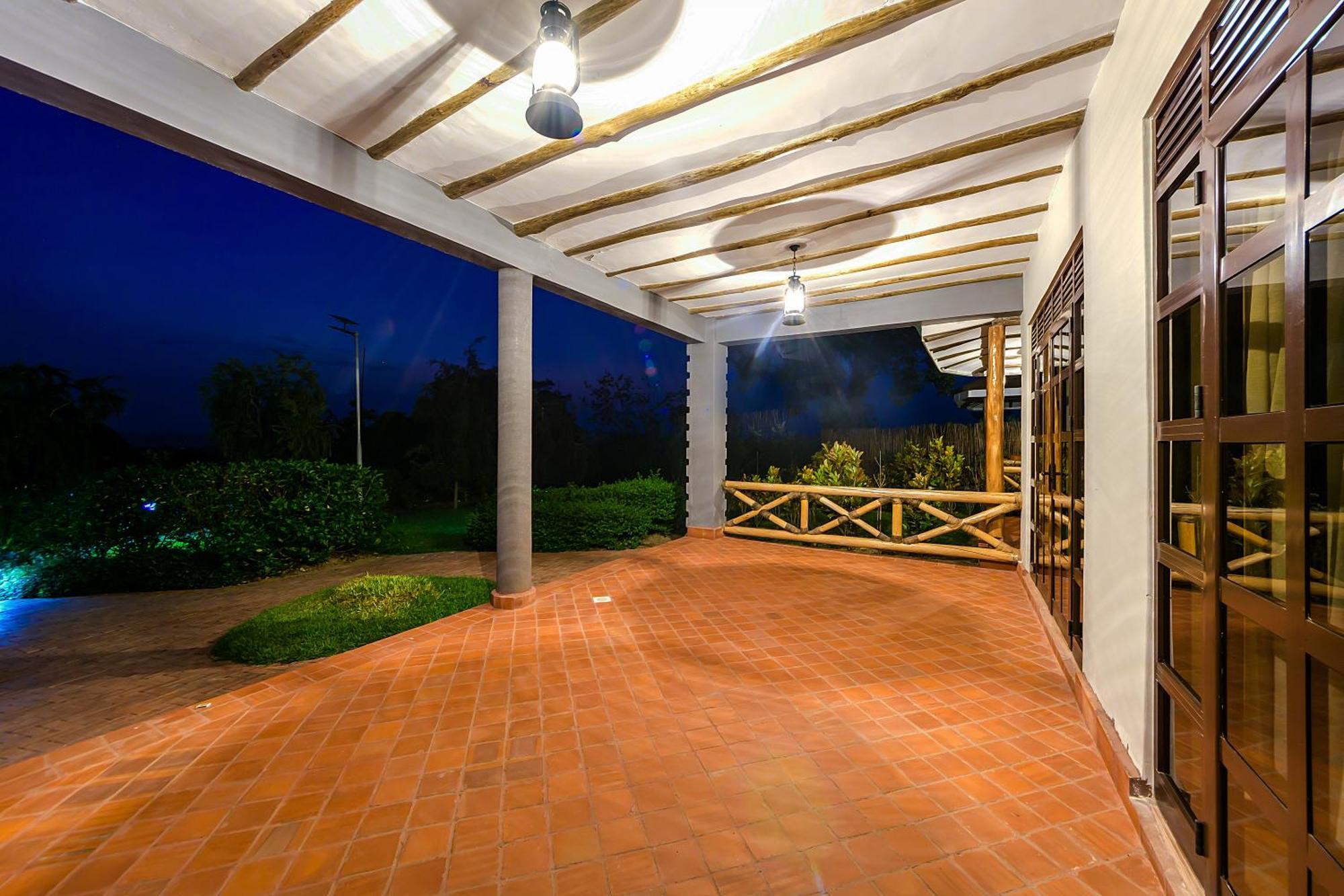 Emburara Farm Lodge Mbarara Экстерьер фото