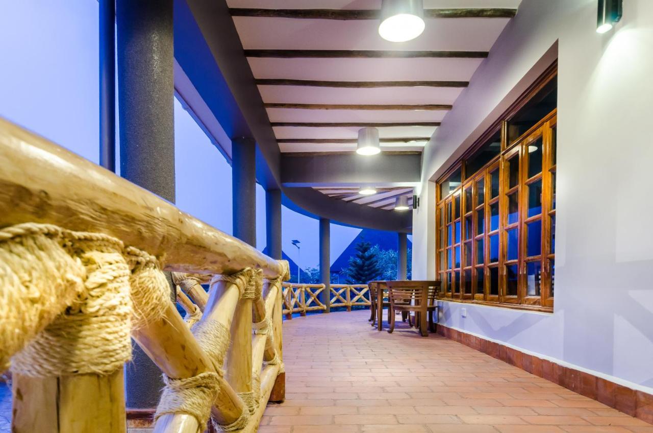 Emburara Farm Lodge Mbarara Экстерьер фото