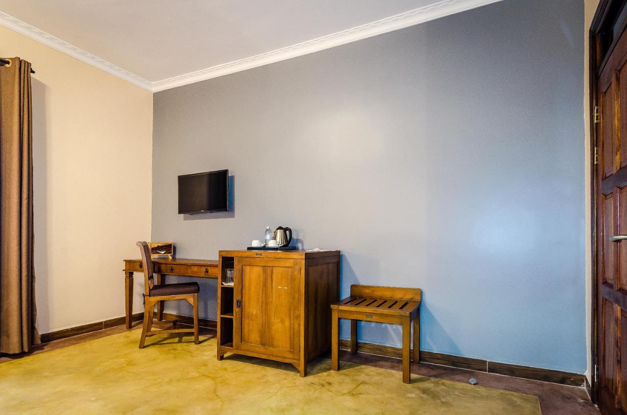 Emburara Farm Lodge Mbarara Экстерьер фото